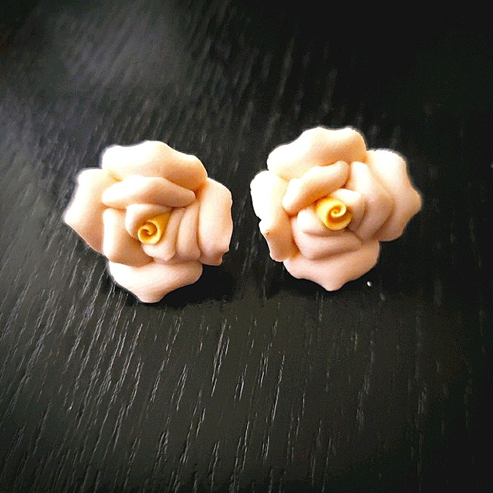 🤍Vintage White Porcelain Earrings🤍